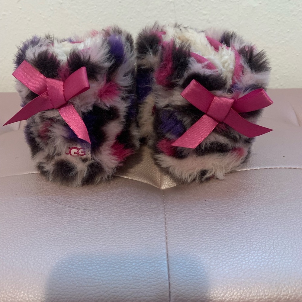 Uggs - Picture 3 of 4